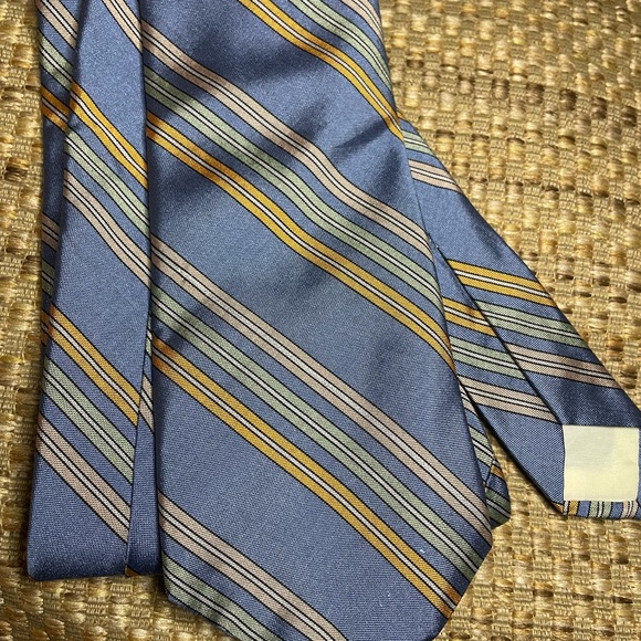 John Henry 100% Silk Tie 3.25” x 54” Baby Blue Stripe - Picture 5 of 9